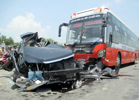 Một vụ tai nạn giao thông đặc biệt nghiêm trọng tại Đà Nẵng trong dịp nghỉ lễ 30/4 làm 6 người thiệt mạng. (Nguồn Vietnamnet)